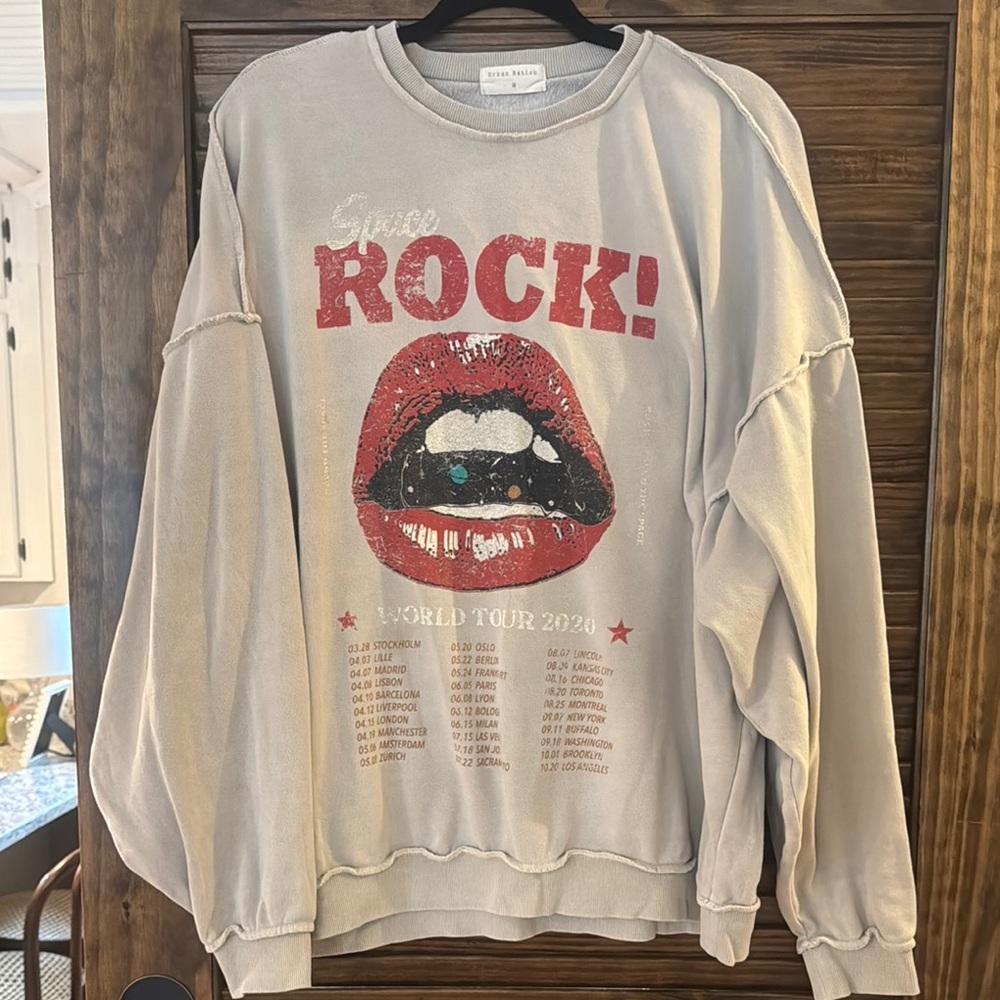 Vintage -Style Sweatshirt